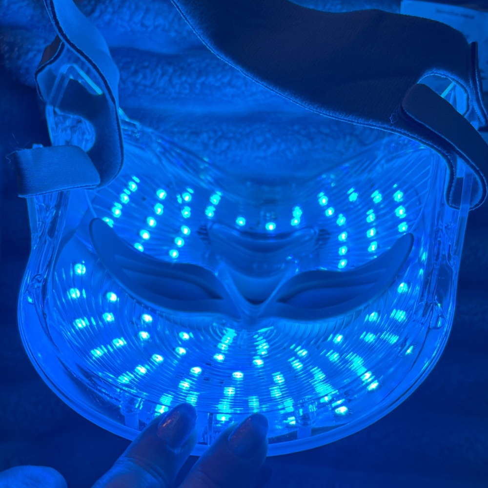 LED Light Therapy Mask with Skincare Wand - Picture 8 of 12